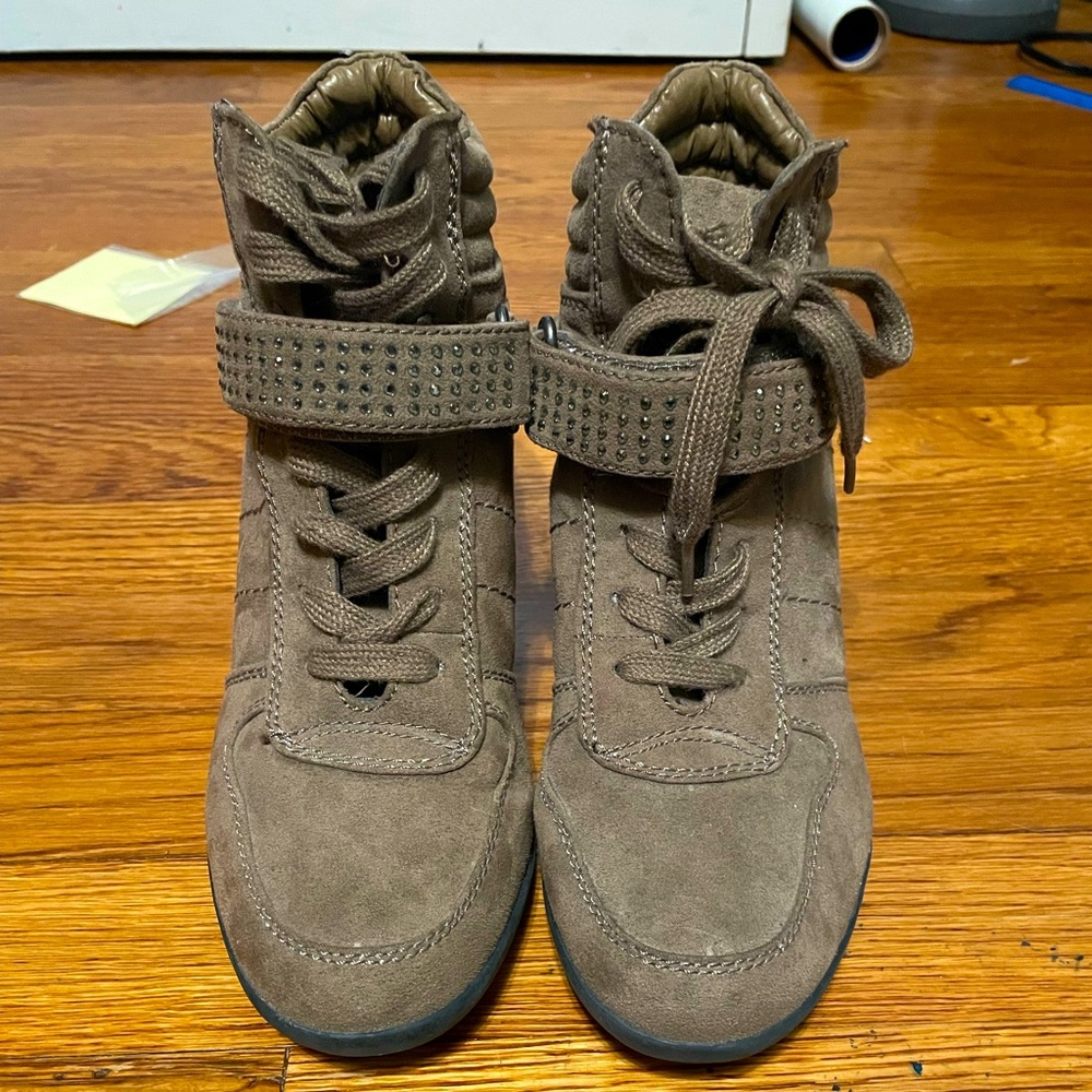 Wedged Healed boot from X-Appeal